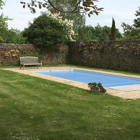 Manoir Des Bords De Rance Bed & Breakfast Plouer-sur-Rance Bagian luar foto